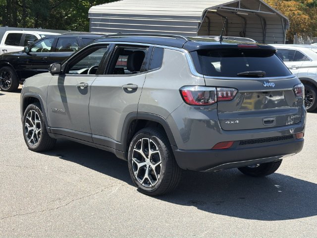 Used 2024 Jeep Compass Limited AWD/4WD image 11