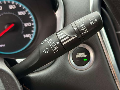 Used 2021 Chevrolet Traverse LS FWD image 15