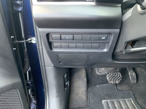 Used 2023 Mitsubishi Outlander SE image 35