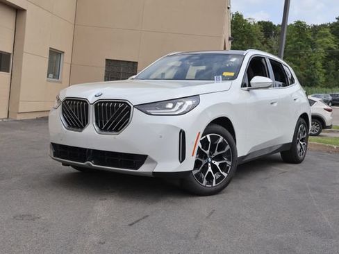Used 2025 BMW X3 xDrive30i w/ Convenience Package AWD/4WD image 2