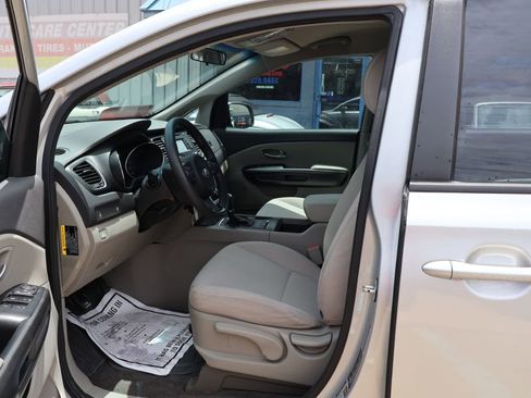 Used 2016 Kia Sedona L FWD image 20