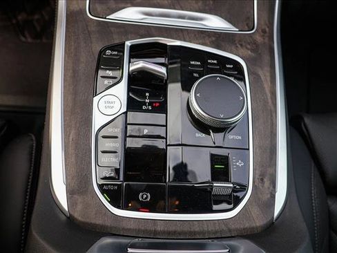 New 2026 BMW X5 xDrive50e w/ M Sport Package image 18