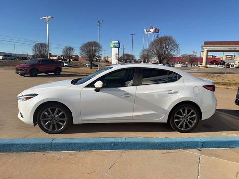 Used 2018 MAZDA MAZDA3 Grand Touring image 5