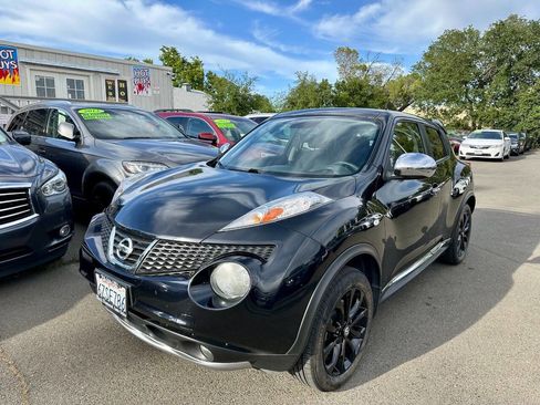Used 2012 Nissan Juke SL w/ Chrome Pkg image 1