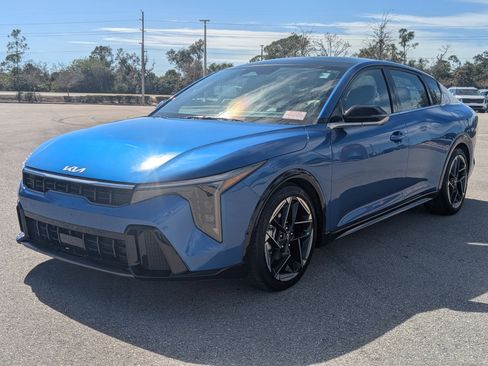 Used 2025 Kia K4 GT-Line w/ GT-Line Premium Package image 9