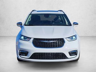Used 2022 Chrysler Pacifica Limited video 2