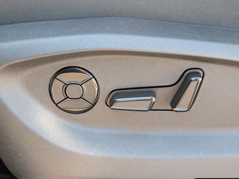 Certified 2026 Volkswagen Tiguan SE R-Line AWD/4WD image 20
