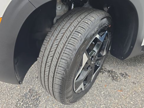 New 2026 Kia Seltos S image 32