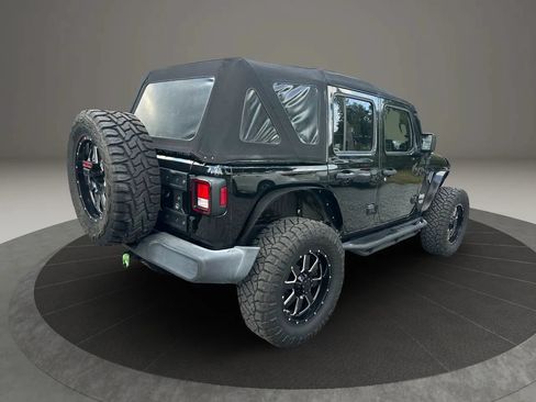 Used 2018 Jeep Wrangler Unlimited Sport S AWD/4WD image 9