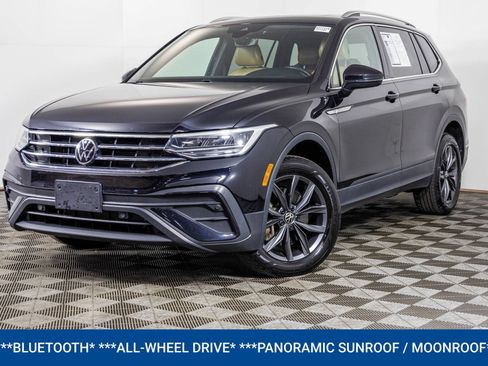 Used 2022 Volkswagen Tiguan SE w/ Panoramic Sunroof Package AWD/4WD image 2