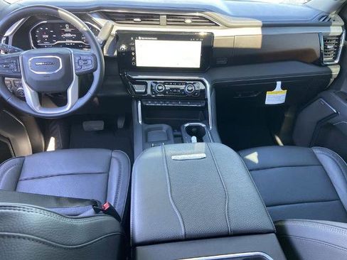 Used 2025 GMC Sierra 2500 Denali w/ Denali Reserve Package image 17