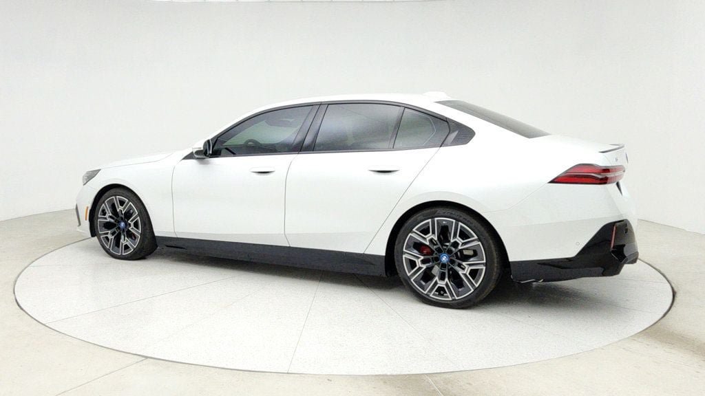 Used 2025 BMW i5 xDrive40 w/ M Sport Package AWD/4WD image 7