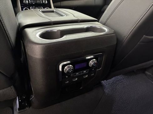 Used 2024 GMC Yukon XL Denali w/ Advanced Technology Package AWD/4WD image 19