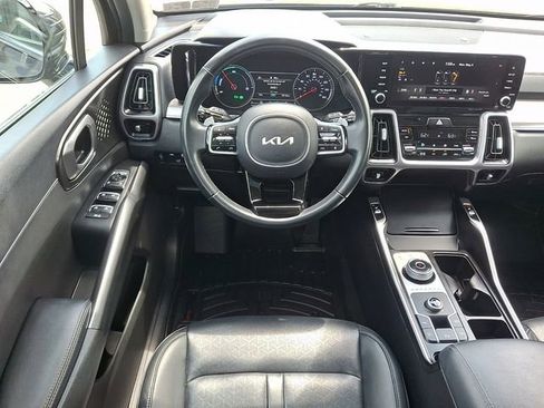 Used 2022 Kia Sorento EX w/ Panoramic Sunroof Package FWD image 14