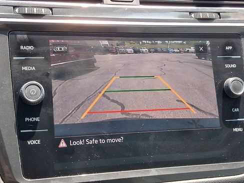 Used 2022 Volkswagen Tiguan SE R-Line AWD/4WD image 19
