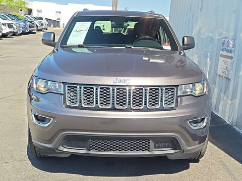 Used 2021 Jeep Grand Cherokee Laredo RWD image 2