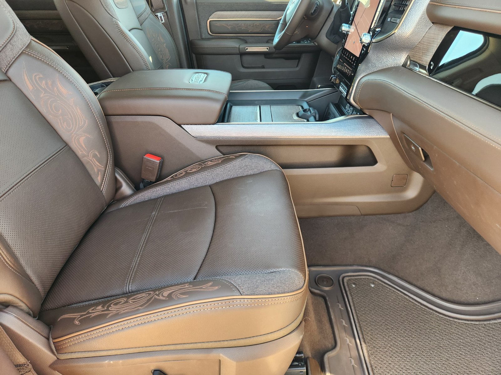 New 2027 RAM 2500 Limited AWD/4WD image 14