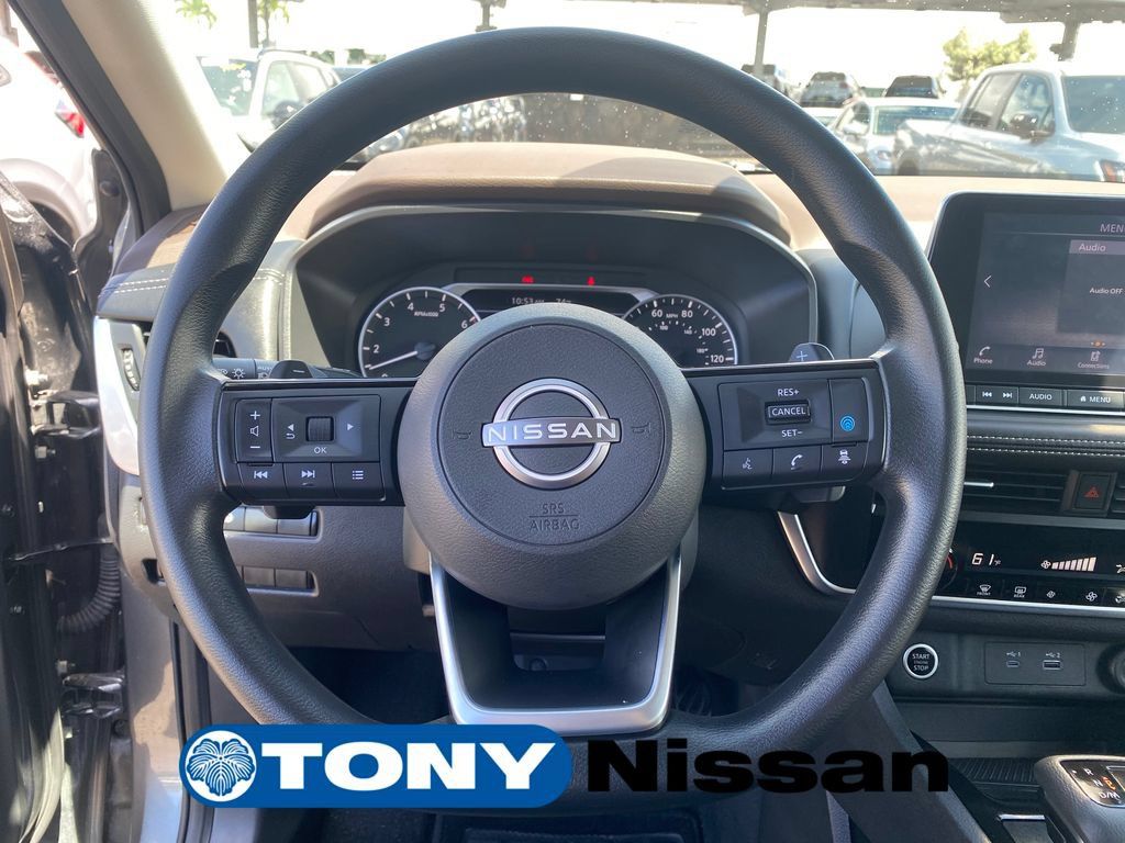 Used 2023 Nissan Rogue SV FWD image 32