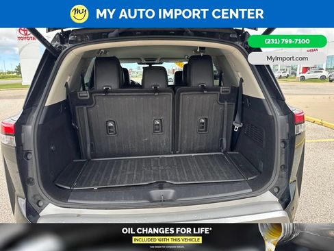Used 2024 Nissan Pathfinder SL AWD/4WD image 28