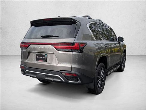 Used 2023 Lexus LX 600 F Sport image 5