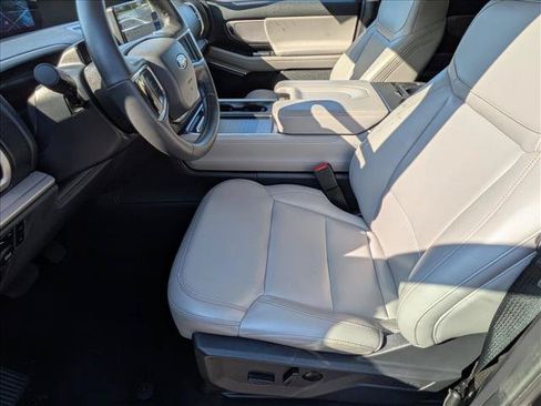 Certified 2025 Ford Expedition Active AWD/4WD image 16