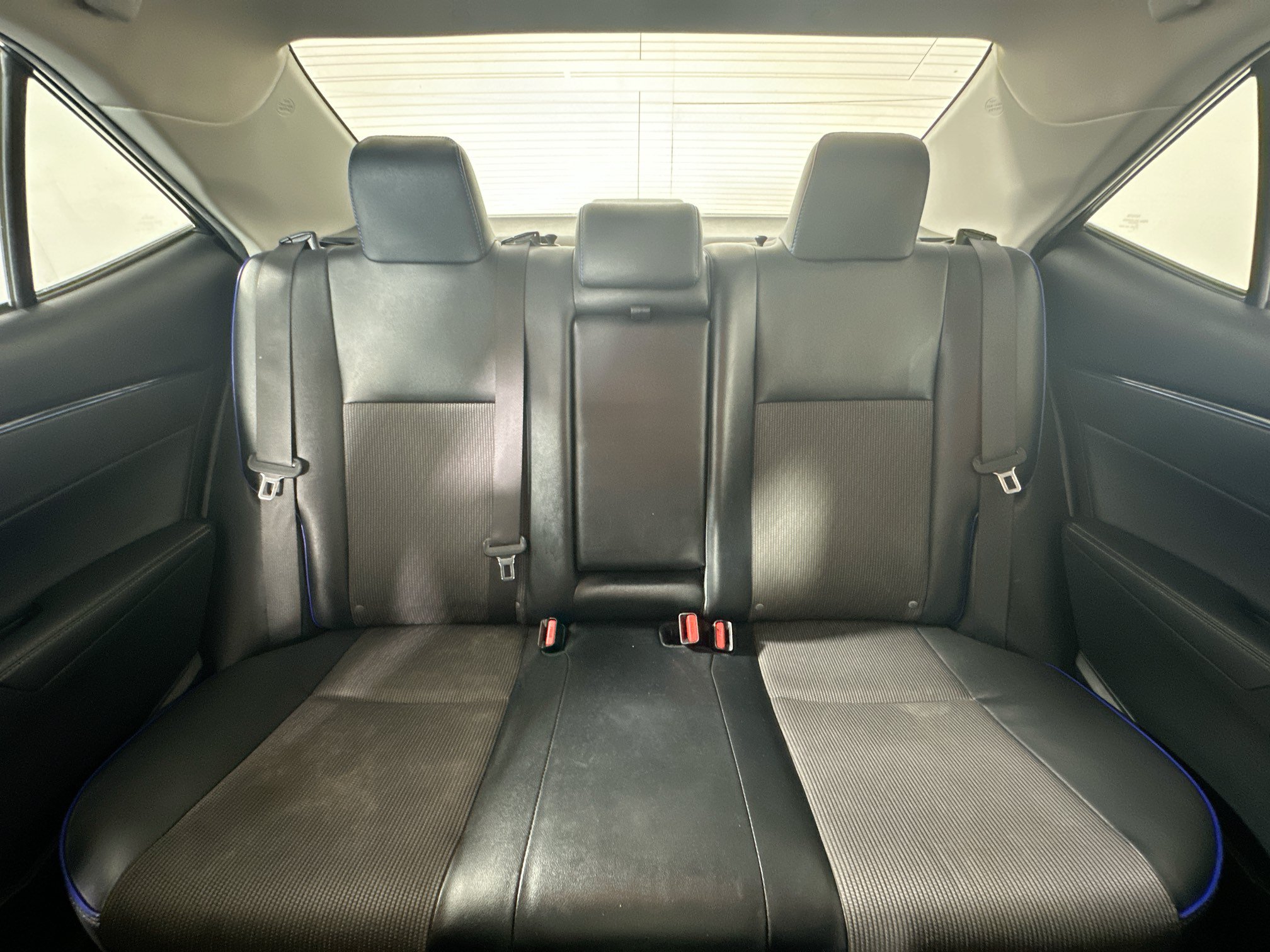 Used 2017 Toyota Corolla SE FWD image 29