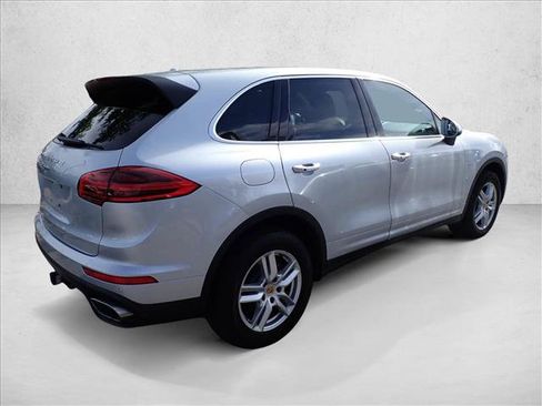 Used 2015 Porsche Cayenne Diesel w/ Premium Plus Package AWD/4WD image 4