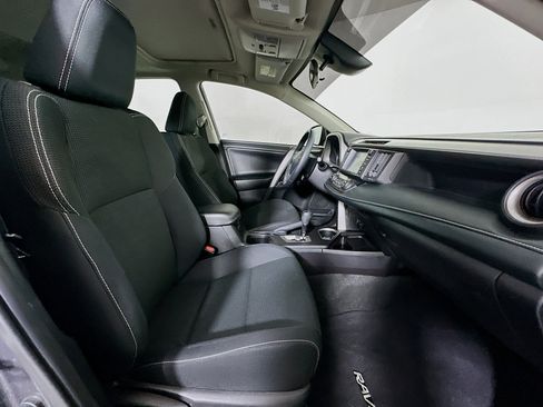 Used 2018 Toyota RAV4 XLE FWD image 31