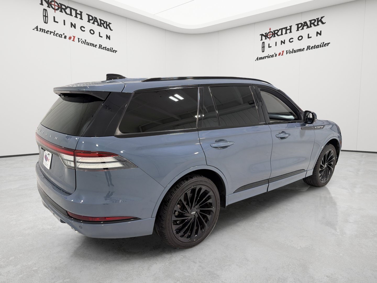 Used 2025 Lincoln Aviator Reserve w/ Equipment Group 201A AWD/4WD image 5