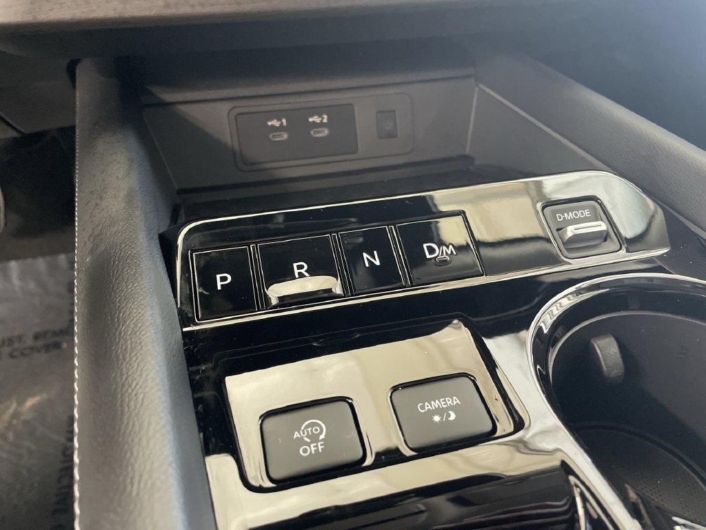 Certified 2025 Nissan Murano SV FWD image 30