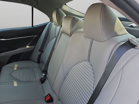 Used 2018 Toyota Camry SE w/ Convenience Package FWD image 36