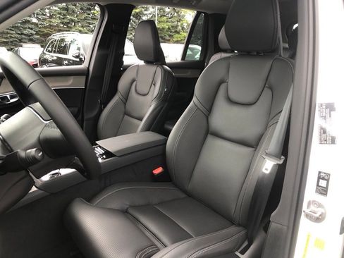 New 2026 Volvo XC90 B5 Ultra w/ Protection Package Premier image 32