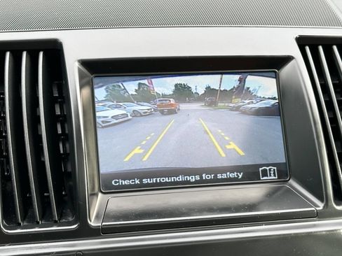 Used 2013 Land Rover LR2 HSE LUX image 28