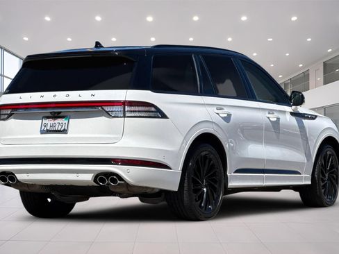 Certified 2023 Lincoln Aviator Black Label AWD/4WD image 4