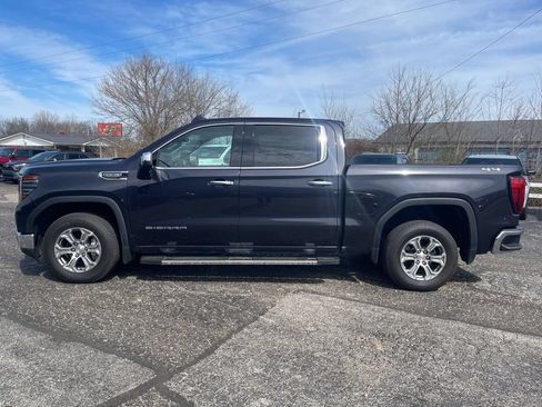 Used 2024 GMC Sierra 1500 SLT AWD/4WD image 3