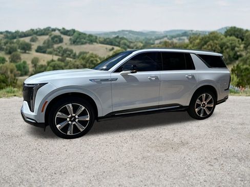 Used 2026 Cadillac Escalade IQL Luxury AWD/4WD image 4