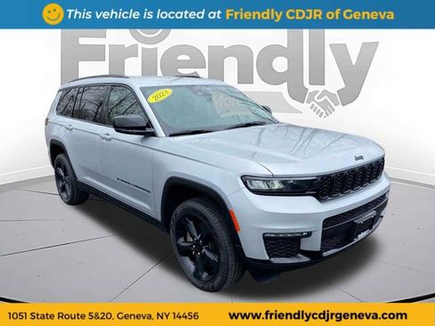 Used 2023 Jeep Grand Cherokee L Limited w/ Black Appearance Package image 3