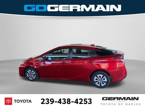 Certified 2018 Toyota Prius Three image 9