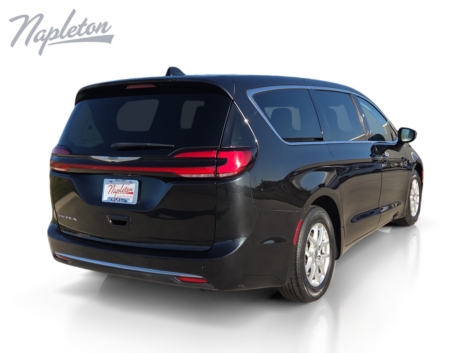 Used 2023 Chrysler Pacifica Touring-L FWD image 5