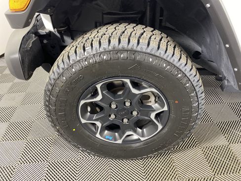 Used 2023 Jeep Wrangler Unlimited Rubicon 4xe w/ Cold Weather Group AWD/4WD image 14