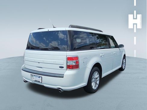 Used 2018 Ford Flex SE FWD image 3