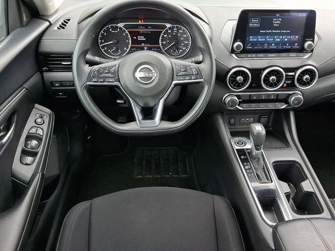 Used 2024 Nissan Sentra SV FWD image 11
