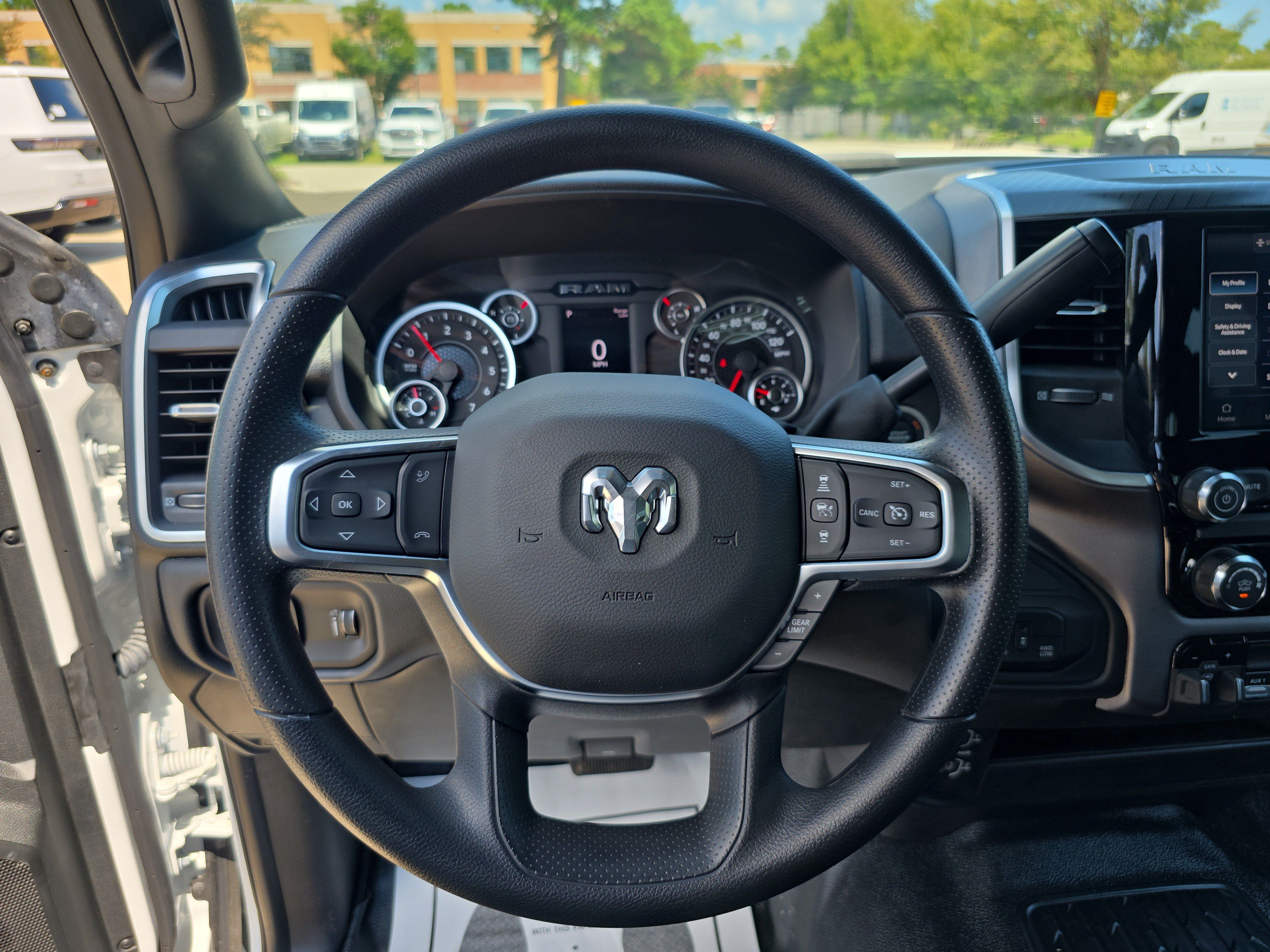 Used 2025 RAM 3500 Big Horn AWD/4WD image 17