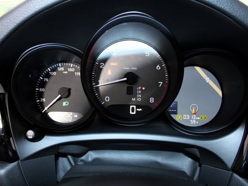 Certified 2023 Porsche Macan S image 17