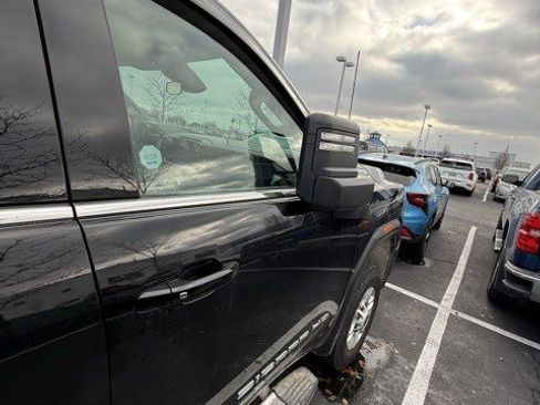 Used 2024 GMC Sierra 2500 SLE w/ SLE Convenience Package image 17