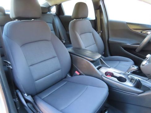 Used 2016 Chevrolet Malibu LT image 32
