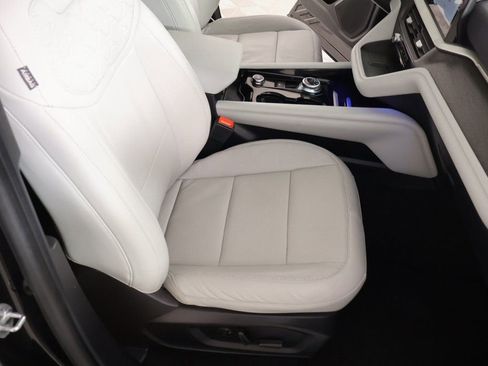 Used 2025 Ford Explorer Platinum w/ Ultimate Package image 14