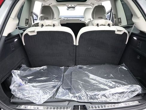 Used 2024 Volvo XC90 B6 Ultimate w/ Protection Package Premier image 21