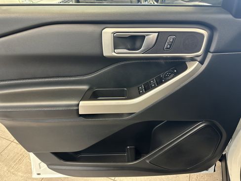 Used 2023 Ford Explorer XLT w/ Equipment Group 202A image 21