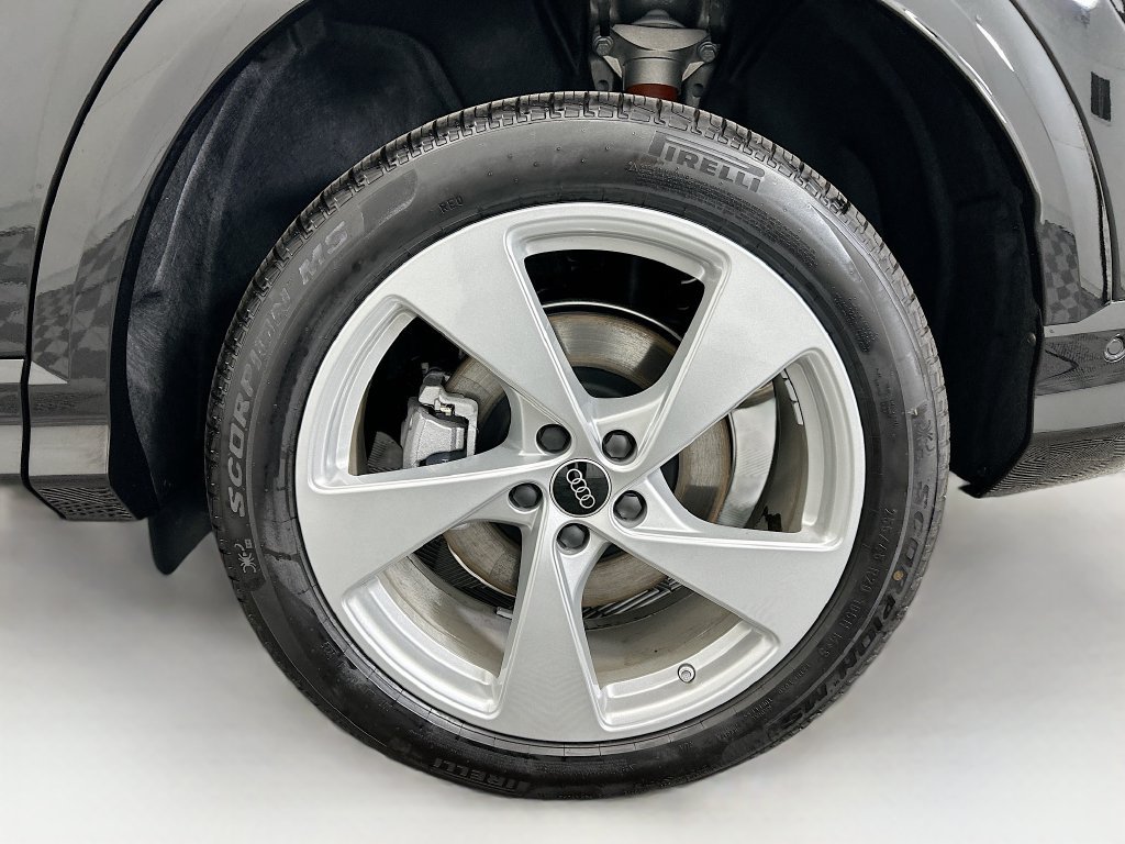 Used 2025 Audi Q5 Premium AWD/4WD image 31